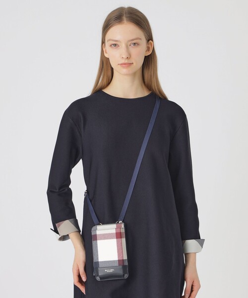BLUE LABEL CRESTBRIDGE（ブルーレーベルクレストブリッジ）の「クレストブリッジチェックPVCスマホポシェット（スマホケース/カバー・レディース・レッド/ベージュ系その他/オレンジ系その他/ロイヤルブルー・FREE）」の20枚目の写真
