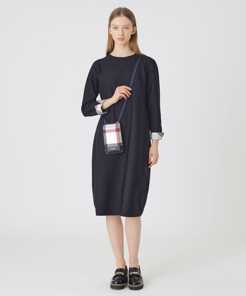 BLUE LABEL CRESTBRIDGE（ブルーレーベルクレストブリッジ）の「クレストブリッジチェックPVCスマホポシェット（スマホケース/カバー・レディース・レッド/ベージュ系その他/オレンジ系その他/ロイヤルブルー・FREE）」の21枚目の写真