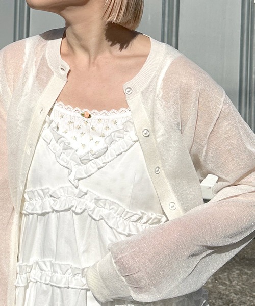 Alley by w closet(アリーバイダブルクローゼット)の「【Alley】バラモチーフ付きレースキャミソール(キャミソール・レディース・グレー/オフホワイト/ホワイト系/ブラック/イエロー/ラベンダー/ピンク・FREE)」の2枚目の写真