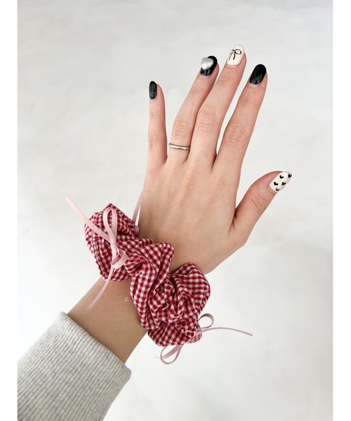 JUMELLE(ジュメロ)の「【4色展開】check shushu(シュシュ・レディース・ブラック/レッド/ピンク/ブルー・FREE)」の13枚目の写真