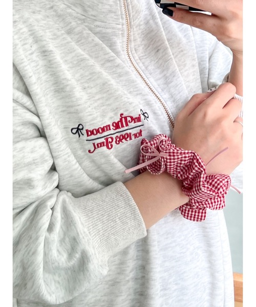 JUMELLE(ジュメロ)の「【4色展開】check shushu(シュシュ・レディース・ブラック/レッド/ピンク/ブルー・FREE)」の9枚目の写真