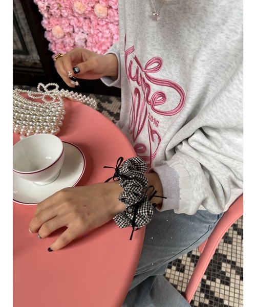 JUMELLE(ジュメロ)の「【4色展開】check shushu(シュシュ・レディース・ブラック/レッド/ピンク/ブルー・FREE)」の6枚目の写真