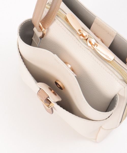 ikka(イッカ)の「【雑誌InRed4月号掲載】三層ミニショルダーバッグ(ショルダーバッグ・レディース・オフホワイト/ブラック/シルバーグレー/ベージュ/その他1/その他2/キャメル/グレイッシュベージュ/ライトグレー・FREE)」の18枚目の写真