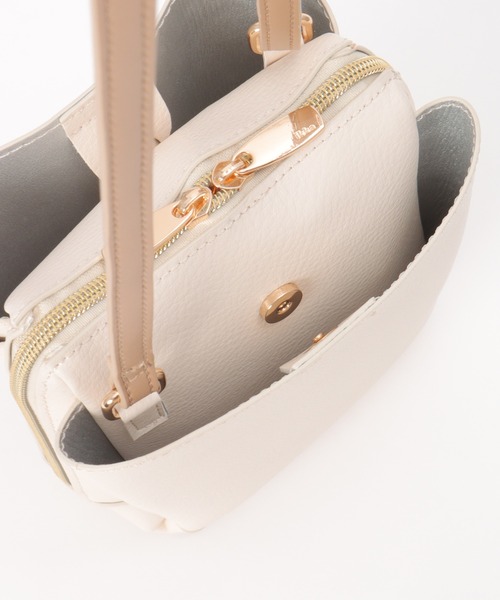 ikka(イッカ)の「【雑誌InRed4月号掲載】三層ミニショルダーバッグ(ショルダーバッグ・レディース・オフホワイト/ブラック/シルバーグレー/ベージュ/その他1/その他2/キャメル/グレイッシュベージュ/ライトグレー・FREE)」の17枚目の写真