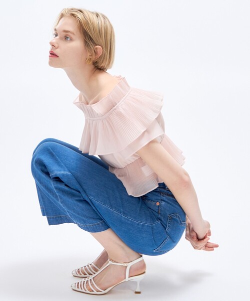 DEICY(デイシー)の「プリーツフリルオフショルブラウス(シャツ/ブラウス・レディース・オフホワイト/ピンク/ブラック・FREE)」の3枚目の写真
