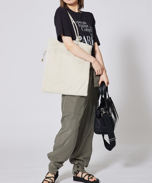 soeur（スール）の「SOEUR/A4プリーツトートバッグ/推し活バッグ/うちわトートバッグ（トートバッグ・レディース・ブラック/アイボリー/ピンクベージュ/ラベンダー/サックスブルー/シルバー・フリー）」の11枚目の写真