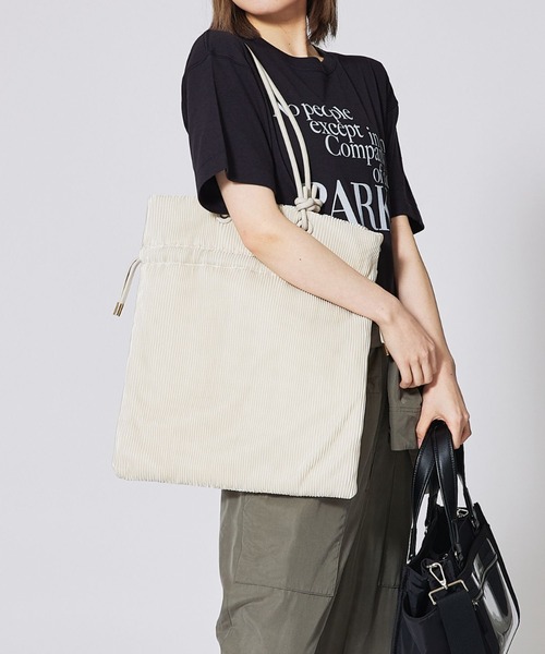 soeur（スール）の「SOEUR/A4プリーツトートバッグ/推し活バッグ/うちわトートバッグ（トートバッグ・レディース・ブラック/アイボリー/ピンクベージュ/ラベンダー/サックスブルー/シルバー・フリー）」の7枚目の写真