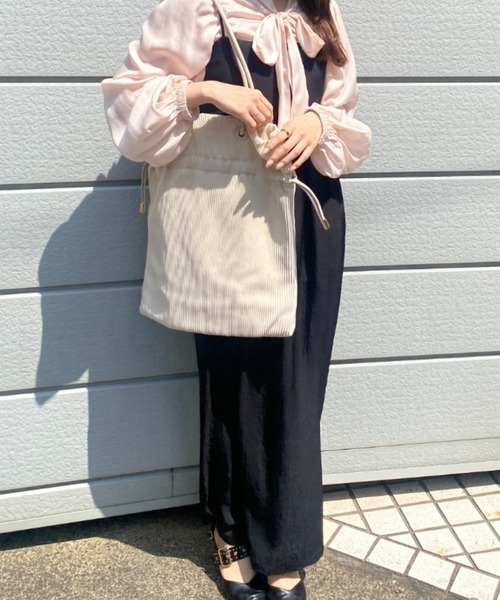 soeur（スール）の「SOEUR/A4プリーツトートバッグ/推し活バッグ/うちわトートバッグ（トートバッグ・レディース・ブラック/アイボリー/ピンクベージュ/ラベンダー/サックスブルー/シルバー・フリー）」の14枚目の写真