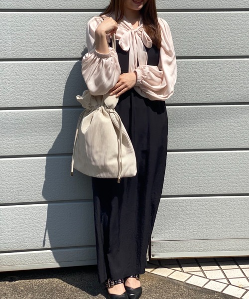 soeur（スール）の「SOEUR/A4プリーツトートバッグ/推し活バッグ/うちわトートバッグ（トートバッグ・レディース・ブラック/アイボリー/ピンクベージュ/ラベンダー/サックスブルー/シルバー・フリー）」の16枚目の写真