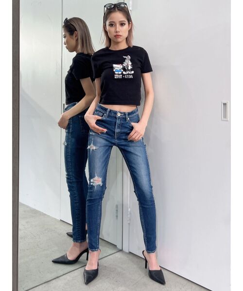 GYDA(ジェイダ)の「ミドルウエスト UNEVEN POCKET ダメージスキニーデニムパンツ(デニムパンツ・レディース・ブルー/ライトブルー・X-SMALL/SMALL/MEDIUM)」の19枚目の写真