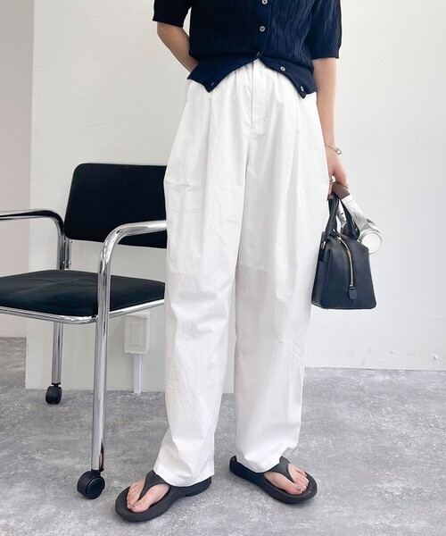 fredy emue（フレディエミュ）の「エアータンブラーギャザーボリュームパンツ（その他パンツ・レディース・オフホワイト/ブラック/ライトグリーン・38/36）」の8枚目の写真