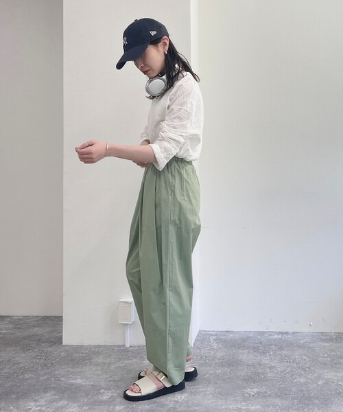 fredy emue（フレディエミュ）の「エアータンブラーギャザーボリュームパンツ（その他パンツ・レディース・オフホワイト/ブラック/ライトグリーン・38/36）」の14枚目の写真