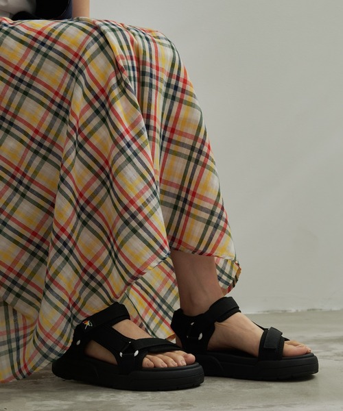 Arnold Palmer（アーノルドパーマー）の「モールド底 スポーツサンダル（サンダル・レディース・ブラック/グレー/ベージュ・25.0cm/24.0cm/23.0cm）」の2枚目の写真