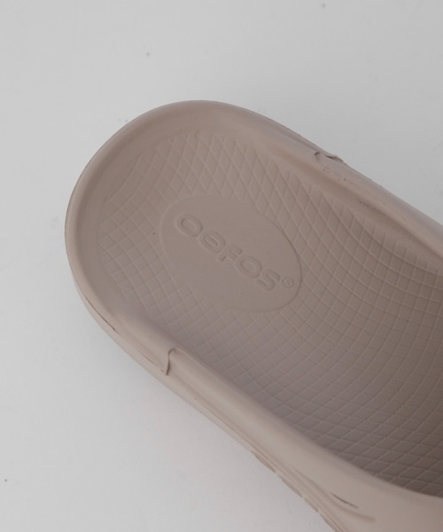 OOFOS（ウーフォス）の「OOFOS/Ooriginal－Nomad（サンダル・レディース・グレー系その他4・23/24/25）」の10枚目の写真