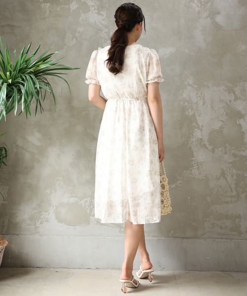 aimoha(アイモハ)の「レトロ風小花柄ワンピース(ワンピース・レディース・ベージュ/パープル・SMALL/MEDIUM/LARGE)」の9枚目の写真