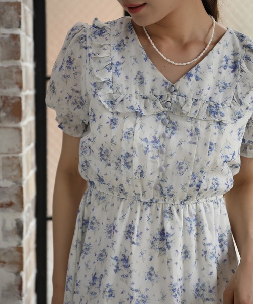 aimoha(アイモハ)の「レトロ風小花柄ワンピース(ワンピース・レディース・ベージュ/パープル・SMALL/MEDIUM/LARGE)」の12枚目の写真