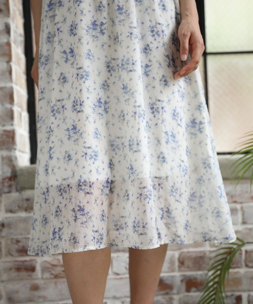 aimoha(アイモハ)の「レトロ風小花柄ワンピース(ワンピース・レディース・ベージュ/パープル・SMALL/MEDIUM/LARGE)」の15枚目の写真