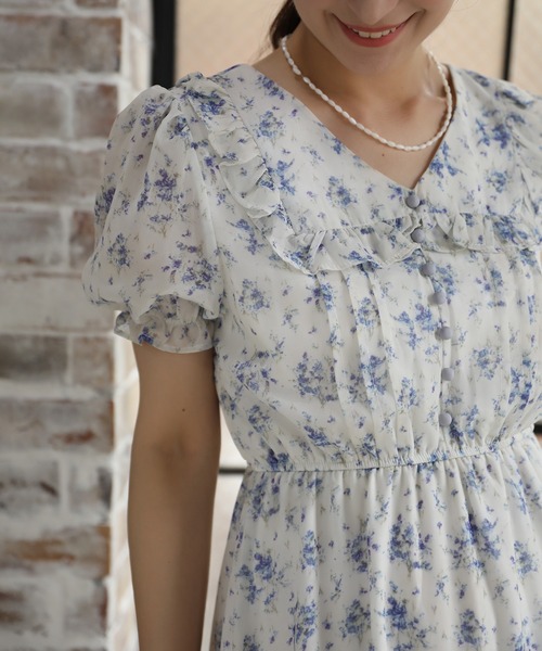 aimoha(アイモハ)の「レトロ風小花柄ワンピース(ワンピース・レディース・ベージュ/パープル・SMALL/MEDIUM/LARGE)」の4枚目の写真