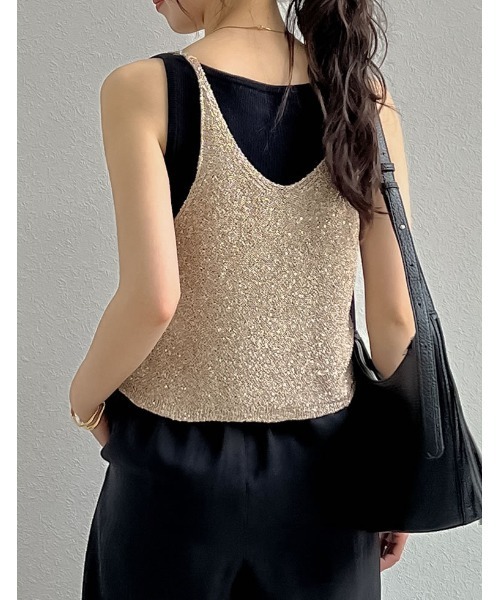 Re:EDIT（リエディ）の「[販売枚数8千枚突破！]スパンコールニットキャミソールビスチェ（キャミソール・レディース・ベージュ/ホワイト/ブラック/グレー/ブラック×シルバー・MEDIUM/LARGE）」の9枚目の写真