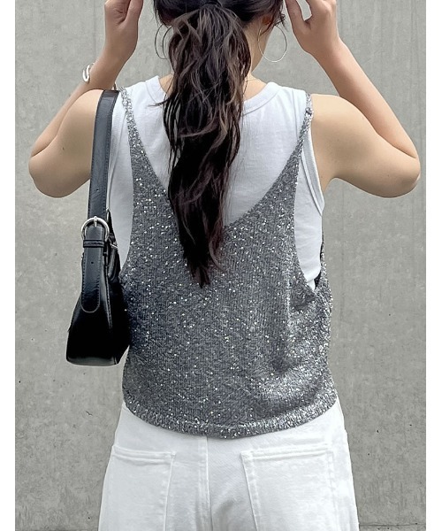 Re:EDIT（リエディ）の「[販売枚数8千枚突破！]スパンコールニットキャミソールビスチェ（キャミソール・レディース・ベージュ/ホワイト/ブラック/グレー/ブラック×シルバー・MEDIUM/LARGE）」の15枚目の写真