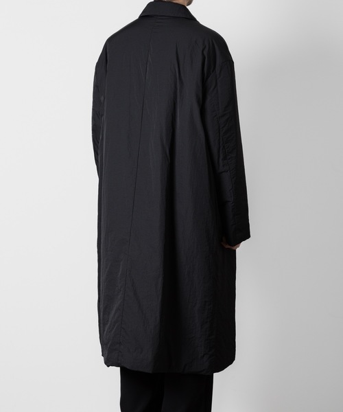 ATTACHMENT(アタッチメント)の「ナイロンタフタ パディングバルカラーコート / NY TAFFETA PADDING BALLCOLLAR COAT(ステンカラーコート・メンズ・ブラック・3/2/1)」の4枚目の写真