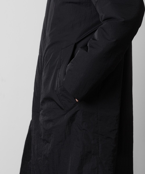 ATTACHMENT(アタッチメント)の「ナイロンタフタ パディングバルカラーコート / NY TAFFETA PADDING BALLCOLLAR COAT(ステンカラーコート・メンズ・ブラック・3/2/1)」の10枚目の写真