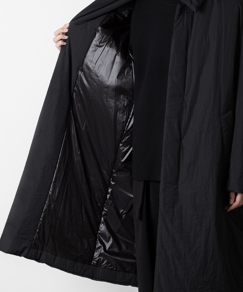ATTACHMENT(アタッチメント)の「ナイロンタフタ パディングバルカラーコート / NY TAFFETA PADDING BALLCOLLAR COAT(ステンカラーコート・メンズ・ブラック・3/2/1)」の11枚目の写真