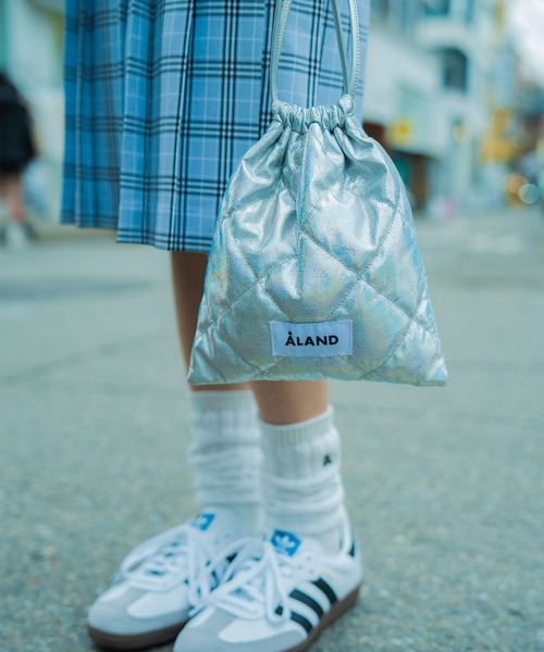 ALAND（エーランド）の「ALAND／メタリックキルトミニBAG（ショルダーバッグ・レディース・ピンク系その他/シルバー系その他・ONE SIZE）」の2枚目の写真