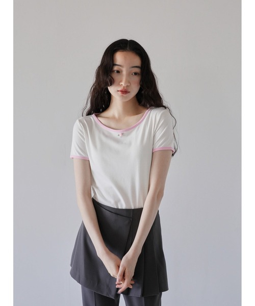 Uenui（ウニュイ）の「リンガー ローズ Tシャツ ワンポイント（Tシャツ/カットソー・レディース・ブルー/ブラック/ホワイト・FREE）」の4枚目の写真