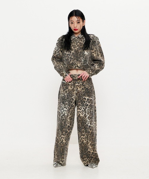 BEEDEN（ビーデン）の「LEOPARD PRINT WIDE STRAIGHT PANTS（その他パンツ・レディース・レオパード・MEDIUM/SMALL）」の2枚目の写真