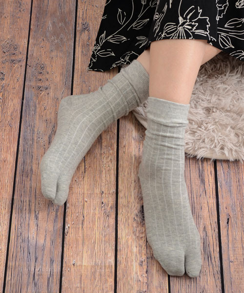 Mayree(メイリー)の「【float】ベーシック リブ クルー丈 2本指/足袋ソックス(ソックス/靴下・レディース・ブラック/グレー/チャコール/オフホワイト・FREE)」の11枚目の写真