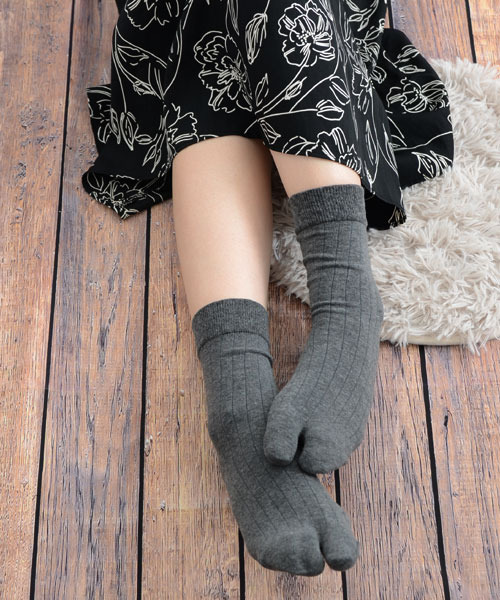 Mayree(メイリー)の「【float】ベーシック リブ クルー丈 2本指/足袋ソックス(ソックス/靴下・レディース・ブラック/グレー/チャコール/オフホワイト・FREE)」の13枚目の写真