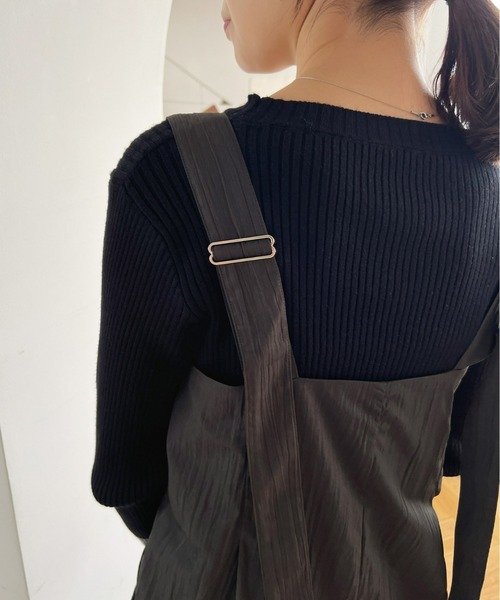 Olu.（オルドット）の「ハイウエストジャンパースカート（ジャンパースカート・レディース・チャコールグレー/カーキ/ベージュ・FREE）」の4枚目の写真