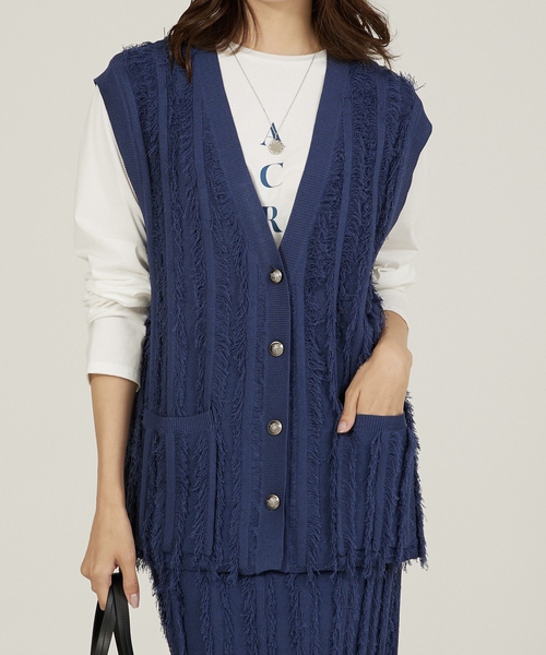 abahouse mavie(アバハウスマヴィ)の「【セットアップ対応】フリンジニットジレ/ベスト/冬服(ベスト・レディース・ブラック/ブルー・フリー)」の2枚目の写真