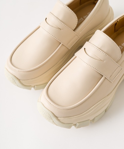 OLIVE des OLIVE(オリーブデオリーブ)の「スニーカーソールローファー(ローファー・レディース・ブラック/アイボリー・X-LARGE/LARGE/MEDIUM/SMALL)」の14枚目の写真