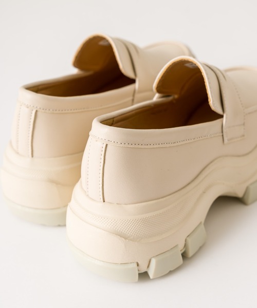 OLIVE des OLIVE(オリーブデオリーブ)の「スニーカーソールローファー(ローファー・レディース・ブラック/アイボリー・X-LARGE/LARGE/MEDIUM/SMALL)」の13枚目の写真