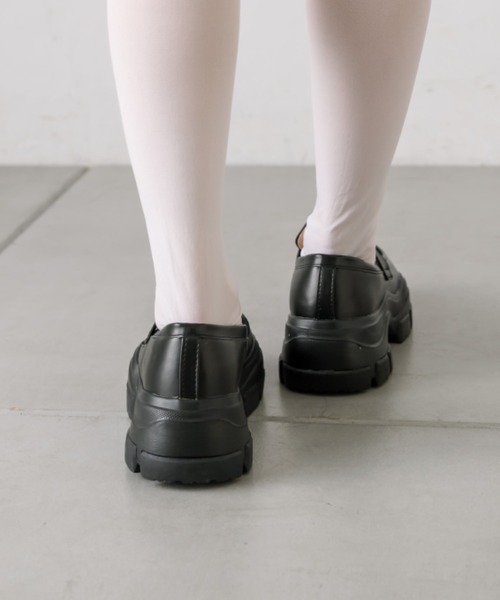 OLIVE des OLIVE(オリーブデオリーブ)の「スニーカーソールローファー(ローファー・レディース・ブラック/アイボリー・X-LARGE/LARGE/MEDIUM/SMALL)」の8枚目の写真