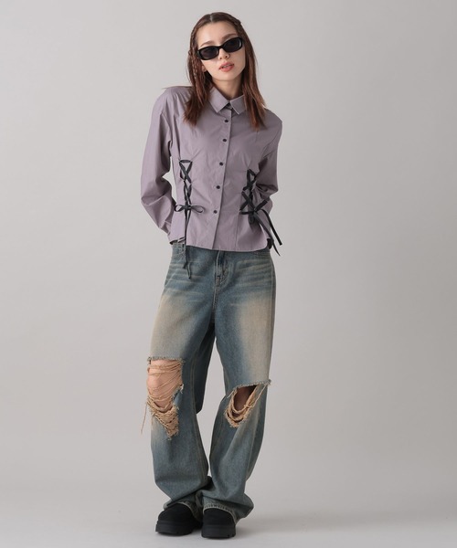 FOREVER 21（フォーエバー トゥエンティーワン）の「【2024FW】レースアップデザインシャツ（シャツ/ブラウス・レディース・オフホワイト/グレー・FREE）」の5枚目の写真