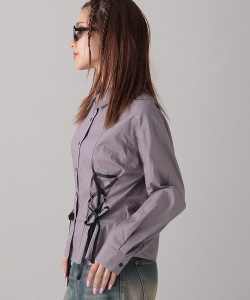 FOREVER 21（フォーエバー トゥエンティーワン）の「【2024FW】レースアップデザインシャツ（シャツ/ブラウス・レディース・オフホワイト/グレー・FREE）」の6枚目の写真