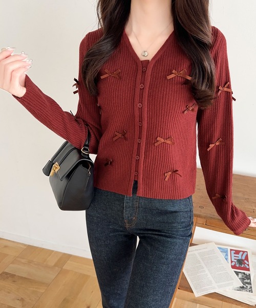 mily bilet(ミウィビレット)の「【mily bilet】程よい甘さで大人フェミニン。リボン使いVネックカーディガン(カーディガン/ボレロ・レディース・アイボリー/グレー/ベージュ/バーガンディー・X-LARGE/SMALL/MEDIUM/LARGE)」の20枚目の写真