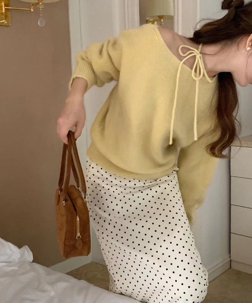 ECLIN(エクラン)の「オフショルダーリボンニットプルオーバー(ニット/セーター・レディース・オフホワイト/ブラック/ブルー/イエロー/パープル・FREE)」の12枚目の写真