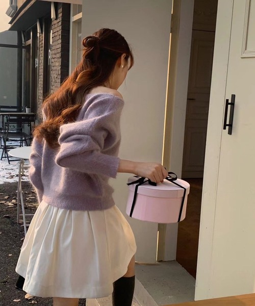 ECLIN(エクラン)の「オフショルダーリボンニットプルオーバー(ニット/セーター・レディース・オフホワイト/ブラック/ブルー/イエロー/パープル・FREE)」の15枚目の写真