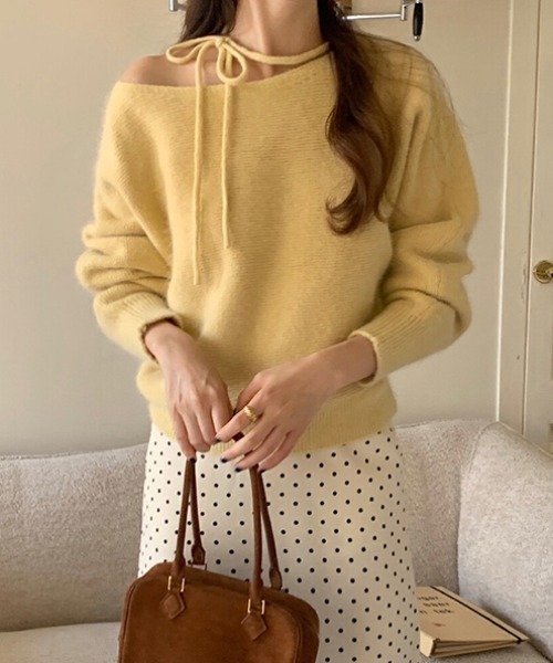 ECLIN(エクラン)の「オフショルダーリボンニットプルオーバー(ニット/セーター・レディース・オフホワイト/ブラック/ブルー/イエロー/パープル・FREE)」の20枚目の写真