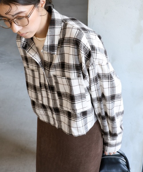 select MOCA(セレクトモカ)の「チェックショートシャツ(シャツ/ブラウス・レディース・アイボリー/ブラウン/ブラック/グレー・FREE)」の21枚目の写真