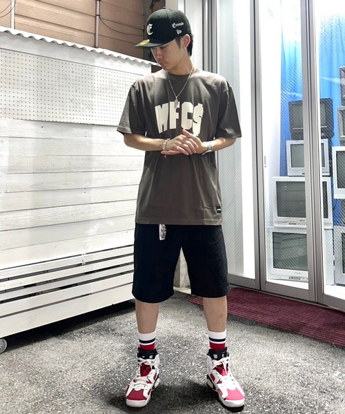 MFC STORE（エムエフシーストア）の「MFC STORE ARCH LOGO S/S TEE（Tシャツ/カットソー・メンズ・グリーン系その他/インディゴブルー/ダークブラウン系2/ダークブラウン系1/チャコール/ホワイト・XXL/XL/L/M/S）」の8枚目の写真