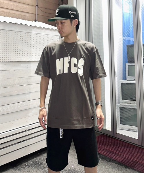 MFC STORE（エムエフシーストア）の「MFC STORE ARCH LOGO S/S TEE（Tシャツ/カットソー・メンズ・グリーン系その他/インディゴブルー/ダークブラウン系2/ダークブラウン系1/チャコール/ホワイト・XXL/XL/L/M/S）」の9枚目の写真