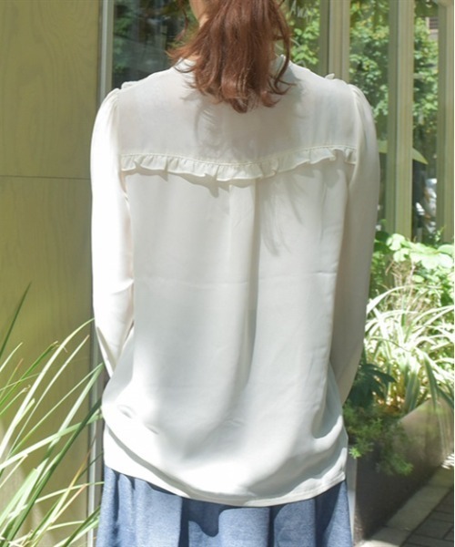 axes femme(アクシーズファム)の「コスモス刺繍ブラウスプルオーバー(シャツ/ブラウス・レディース・キナリ/ラベンダー・FREE)」の5枚目の写真