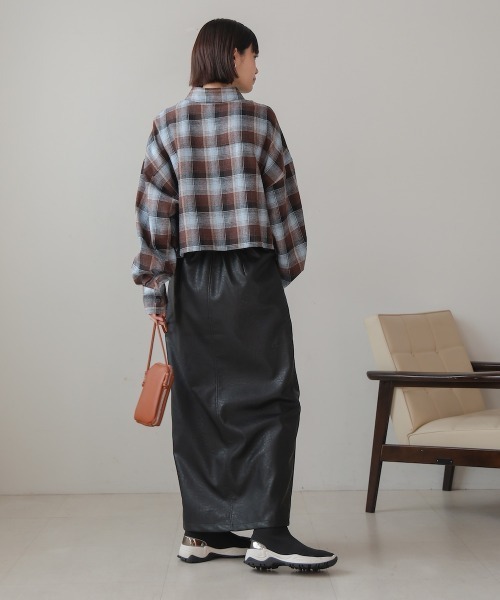 Bou Jeloud(ブージュルード)の「チェック柄ショートシャツ(シャツ/ブラウス・レディース・ブラック/ブラウン・38)」の9枚目の写真