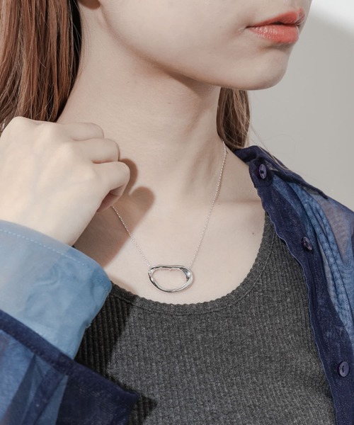 SMELLY（スメリー）の「メタルニュアンスリングネックレス（ネックレス・レディース・シルバー・-）」の8枚目の写真