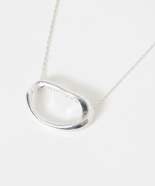 SMELLY（スメリー）の「メタルニュアンスリングネックレス（ネックレス・レディース・シルバー・-）」の5枚目の写真